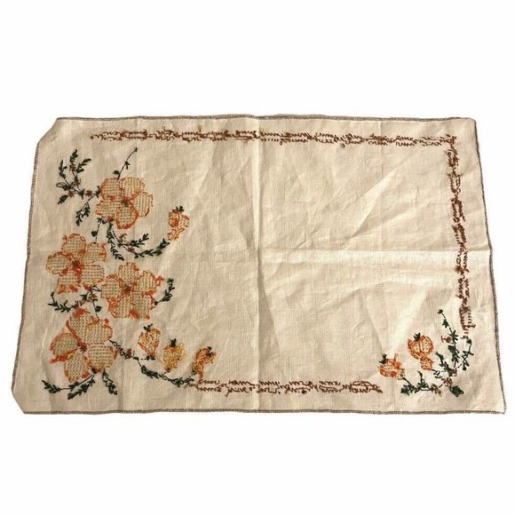 Vintage Hankie Handkerchief Embroidered with Yellow Flowers - Picture 2 of 5